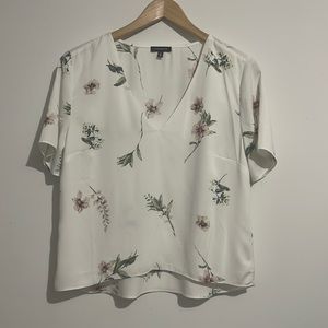 Dynamite white floral short sleeve Large